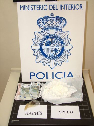 La Policía Nacional detiene a tres personas como presuntos autores de un delito de tráfico de drogas